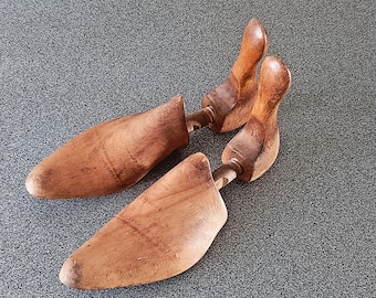 A pair of old shoe molds.Shoe forms