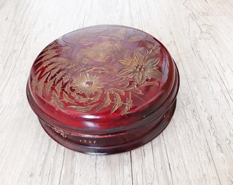 Vintage Wooden Box. Round Box