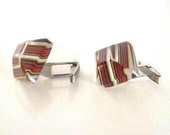 Geometric patterned mens cuff links.