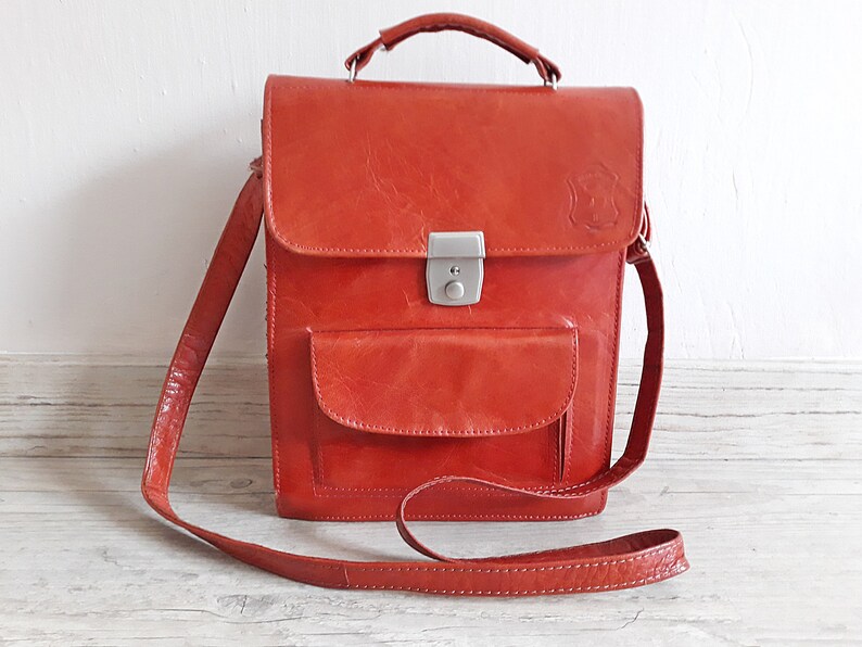 Vintage leather bag .Shoulder bag. Vintage leather bag .Shoulder bag.