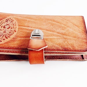 Cartera de cuero para hombre.