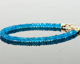 Bracelet en apatite, bracelet délicat en pierres précieuses naturelles d'apatite bleue fluo - Bijoux en pierres précieuses faits main