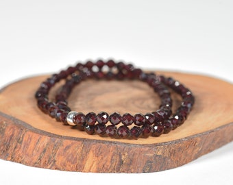 Pulsera de granate rojo oscuro, joyería hecha a mano con piedras preciosas, pulsera de cuentas de granate natural de 5 mm, pulsera elástica apilable energéticamente.