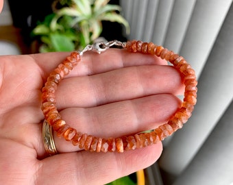 Bracelet en pierres de soleil, Bracelet en pierres précieuses, Bijoux en pierres précieuses faits main, Pierres précieuses en pierres de soleil