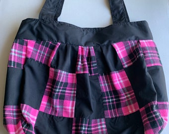 Sac à bandoulière rose fait main en patchwork écossais recyclé