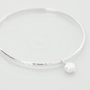 Sterling silver hammered bangle - Pearl bangle - Bridesmaid bangle bracelet - hammered silver bangle -  bridesmaids gift