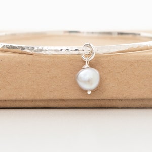 Sterling silver hammered bangle - Pearl bangle - Bridesmaid bangle bracelet - hammered silver bangle -  bridesmaids gift