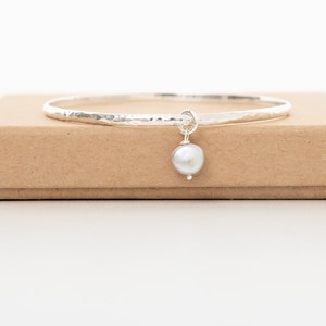 Sterling sillver bangle - Pearl bangle - hammered silver bangle -Birthday gift for wife - Bridesmaid bangle - Christmas gift idea