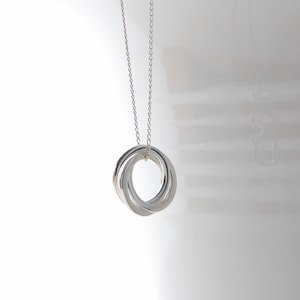 Collar de 3 círculos en plata de ley