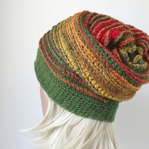 Chapeau au crochet pour femmes dans un style boho coloré, jaune moutarde, bonnet de laine chunky vert olive image 3