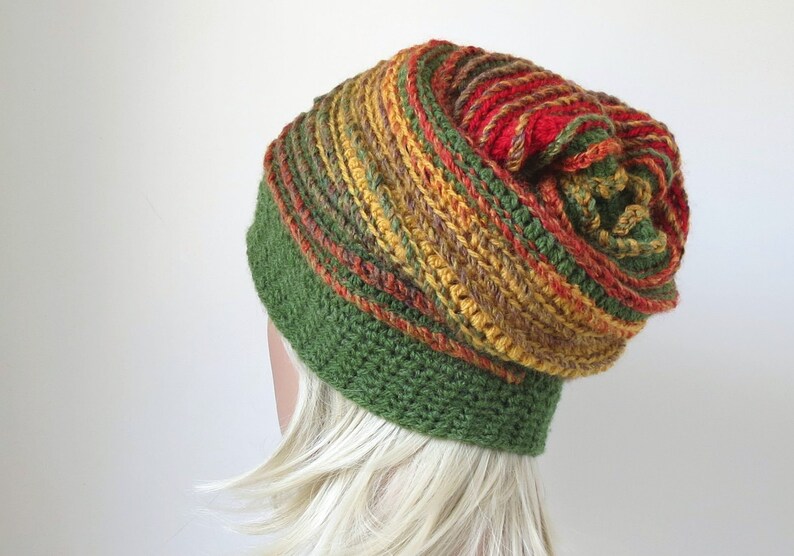 Chapeau au crochet pour femmes dans un style boho coloré, jaune moutarde, bonnet de laine chunky vert olive image 3