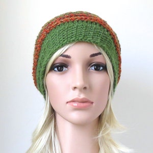 Chapeau au crochet pour femmes dans un style boho coloré, jaune moutarde, bonnet de laine chunky vert olive image 5