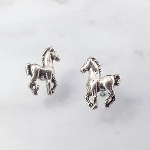 Pendientes de caballo para niños, pendientes para niñas, pendientes de caballo de plata esterlina, pendientes hipoalergénicos para niños, regalo de caballo para niñas, pendientes de poni
