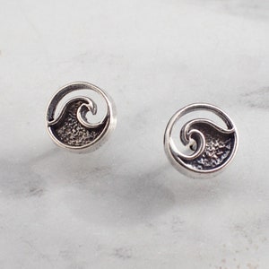 Pura vida cheap wave earrings