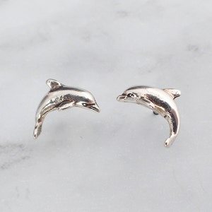 Delfin Ohrringe, Delfin Ohrstecker, Silber Delfin Ohrringe, Delfin Geschenk, Delfin Geschenk für Kinder, Ozeanohrringe, Strand Ohrstecker