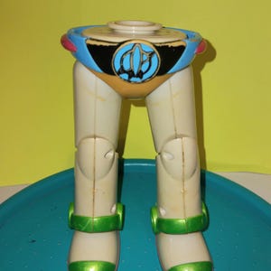 Figura Lightyear parte das pernas