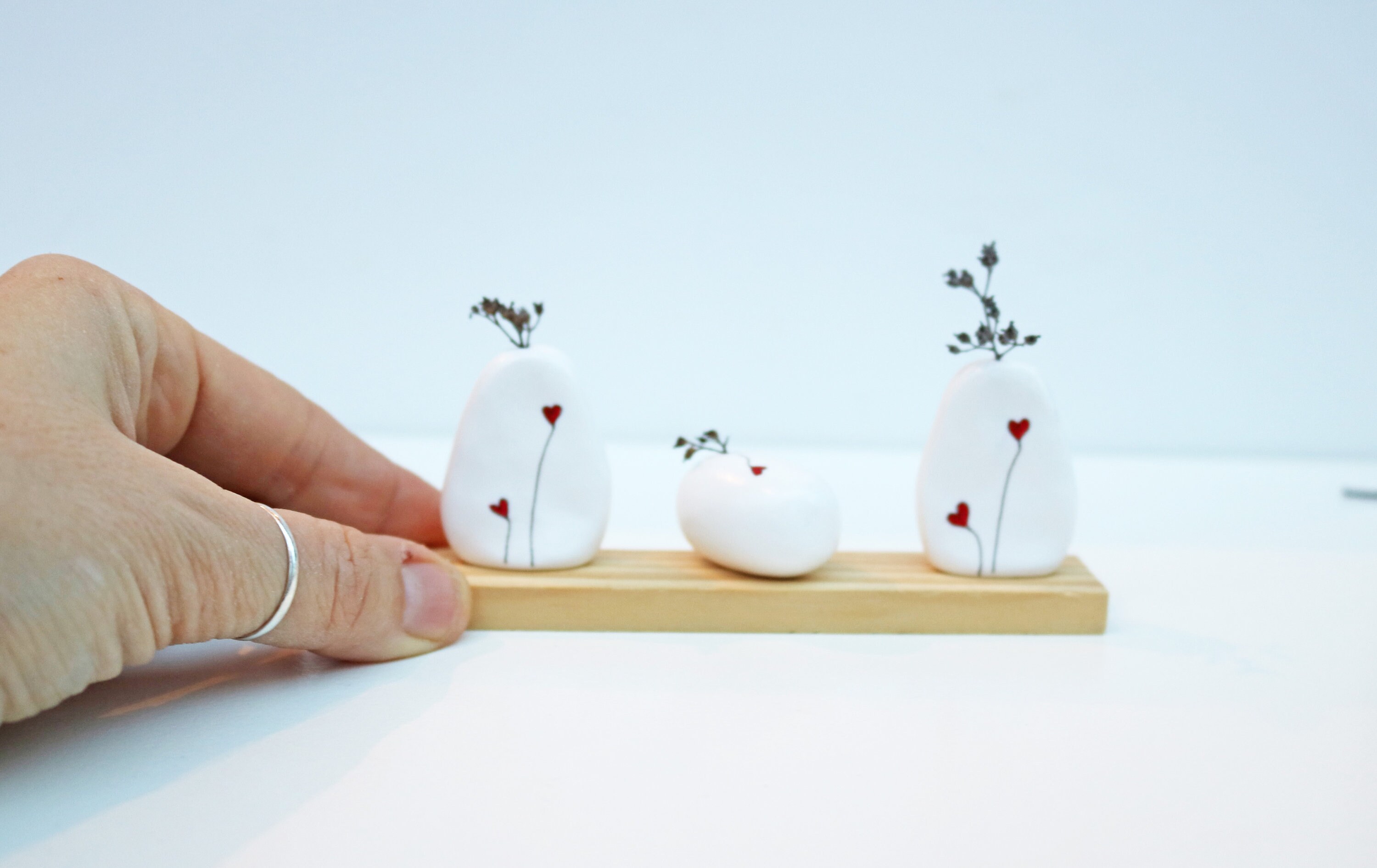 Trio Minis Vases Fétiches Pousses de Cœur et Mini Support en Bois, Vase Gardien Vos Herbes Séchées