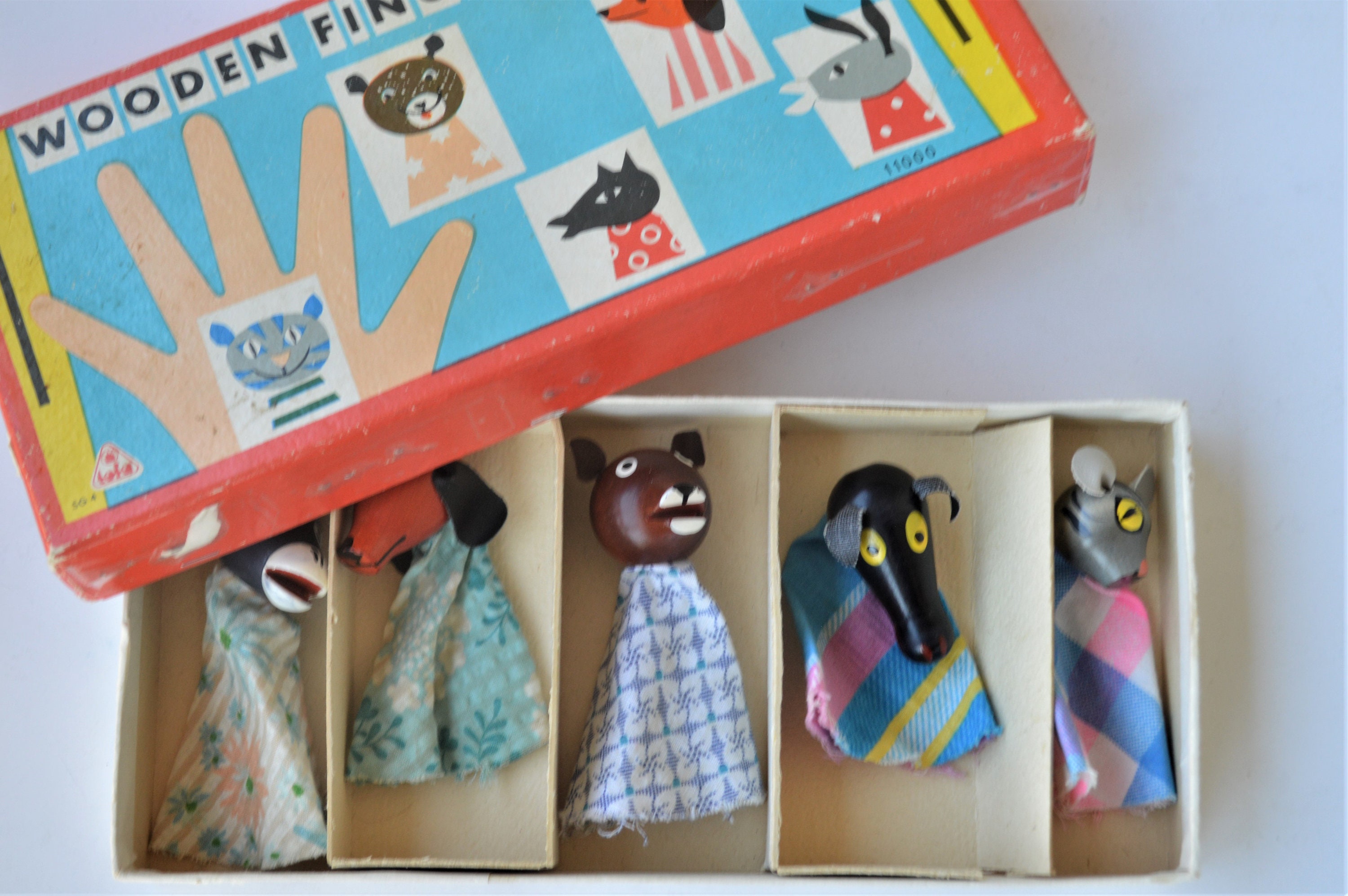 Wooden finger cheap puppets