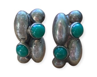 Mexico Silver Green Stone Vintage Screw Back Earrings
