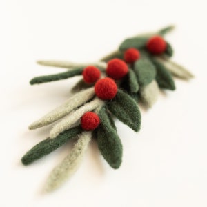 Holiday Greenery Mini Needle Felting Kit - DIY Christmas Craft Gift - beginner friendly with video instructions