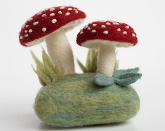 Forest Toadstools Mini Needle Felting Kit - mushroom nature sculpture - Beginner friendly with video instructions - DIY Craft Gift