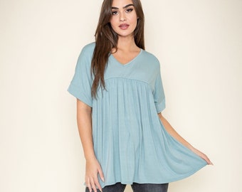 Solide babydoll-tuniek met korte mouwen en V-hals | 4 kleuren | S tot 3X (reg, plus)