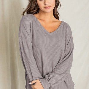 Waffle knit V-Neck Bishop Sleeve Loose Top 6 Colors S to 3X Plus Taupe