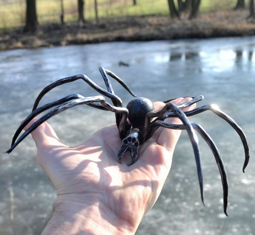 Veuve Noire En Fer Forge Acier Spider Figure Statue Animal Etsy Veuve Noire En Fer Forge Acier Spider Figure Statue Animal Etsy