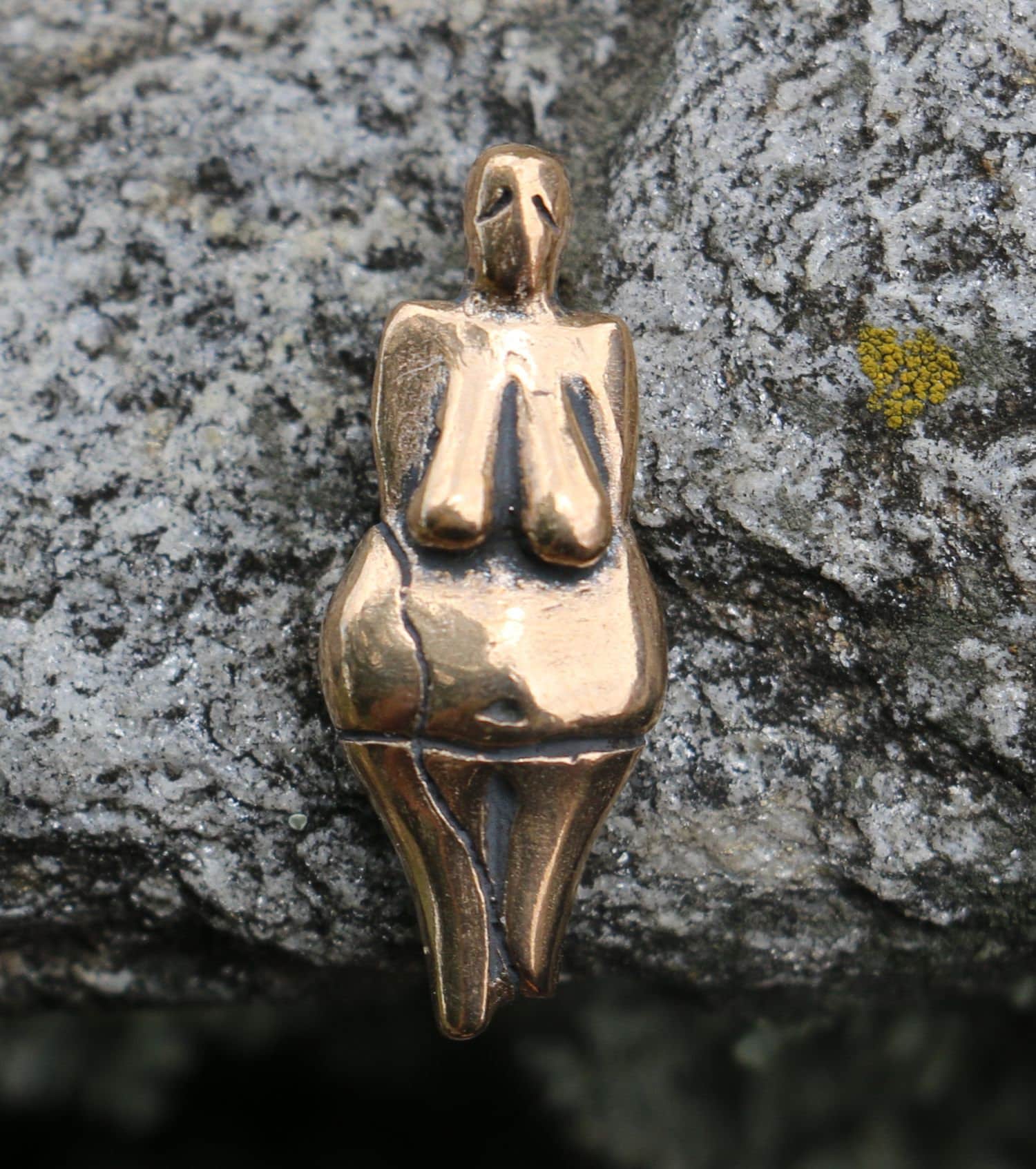 Venus of Dolní Věstonice pendant/amulet, bronze