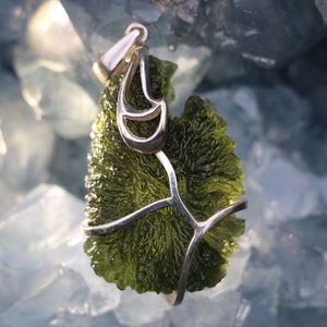 HEDA Tschechische MOLDAVIT ANHÄNGER Sterling Silber Moldavit Moldawit Moldavites Moldavit Vltavin Böhmen Schliff Grün Meteorit Tektit Edelsteine Edelstein