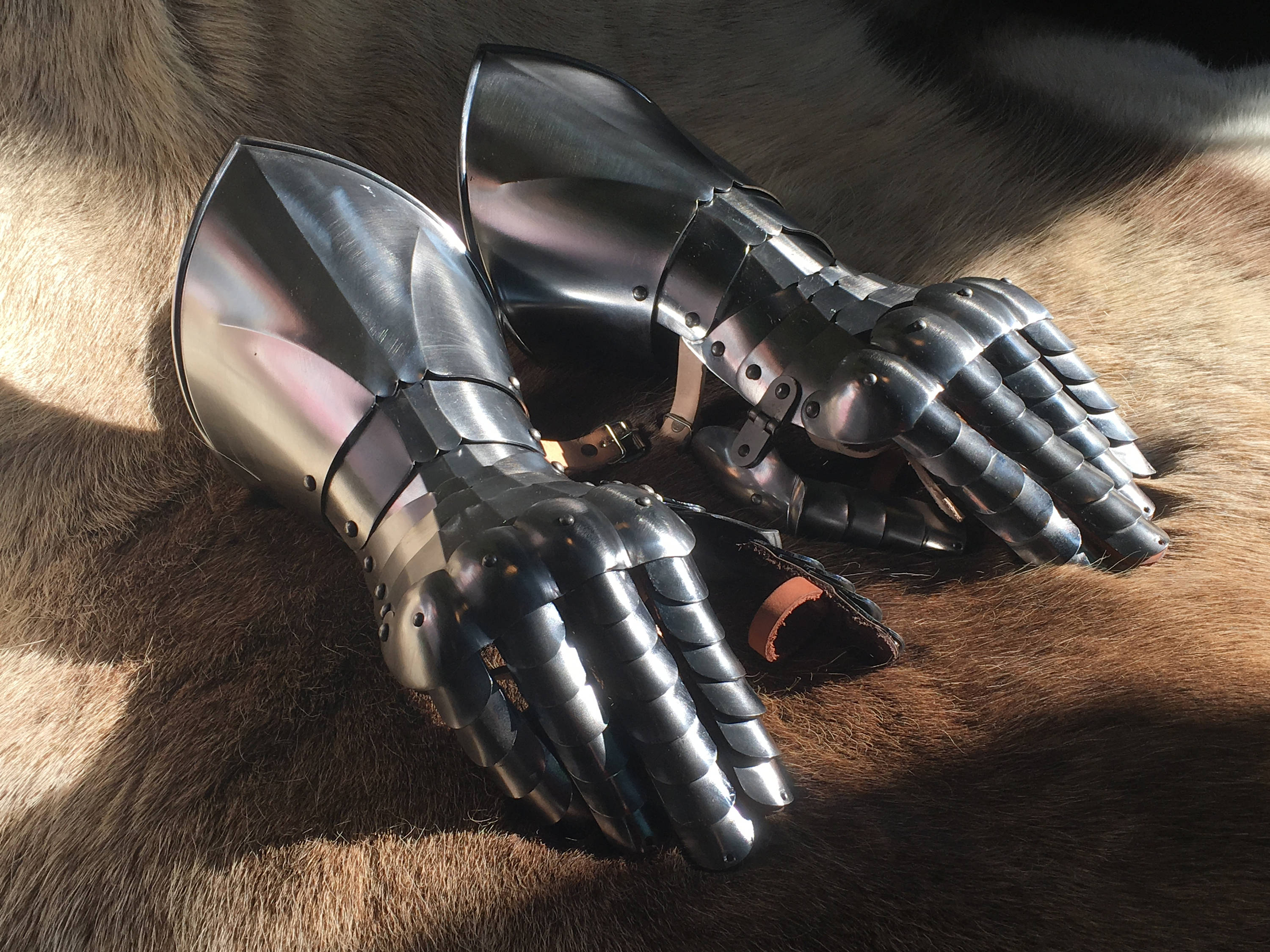 латы перчатки. доспехи перчатки. латы перчатки. доспехи перчатки. латная перчатка референс.