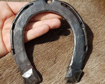 Large Horseshoe Lucky Forged Horse Shoe Wall Decor Decoration ood Luck Housewarming Forgese Smithy Hand Made Hanging Living Iron Horse