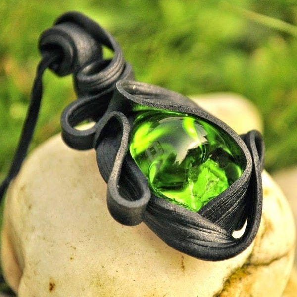 Glass Fantasy Pendant - Potion of Life