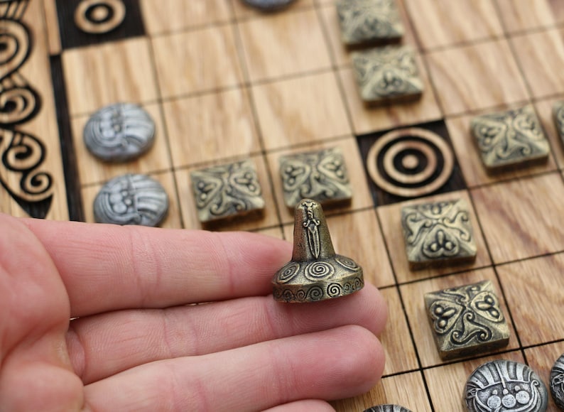 FIDCHELL Ancient Celtic BOARD GAME Brian Boru Chess like Tafl Hnefatafl Mythology Gift Celts Viking Raid Games Strategy image 3