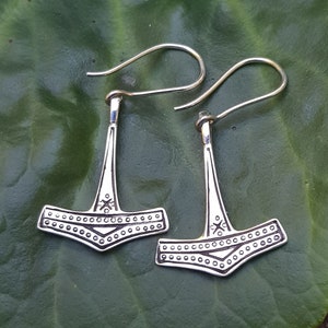 THOR&#39;S HAMMER Sterling SILVER Earrings Mjöllnir Mjolnir God Norse Viking Vikings Jewelry Jewellery Magical Warrior Thor Ear Wire Dangle Drop
