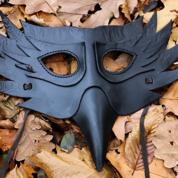 CORVUS LEDERMASKE Raven Crow Kostümzubehör Pagan Gothic Schamane Masken Mittelalter Schwarz Keltisch Handarbeit Vogel Vögel Karneval