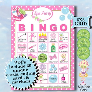Może przedstawiać: Różowa i zielona karta do gry w bingo z napisem "Spa Party Bingo" u góry. Karta ma siatkę 5x5 z obrazkami przedmiotów związanych ze spa, takich jak szlafroki, świece i kwiaty. Tekst "PDFs include 30 unique cards, calling cards & markers" znajduje się w niebieskim kształcie gwiazdy w lewym dolnym rogu karty.
