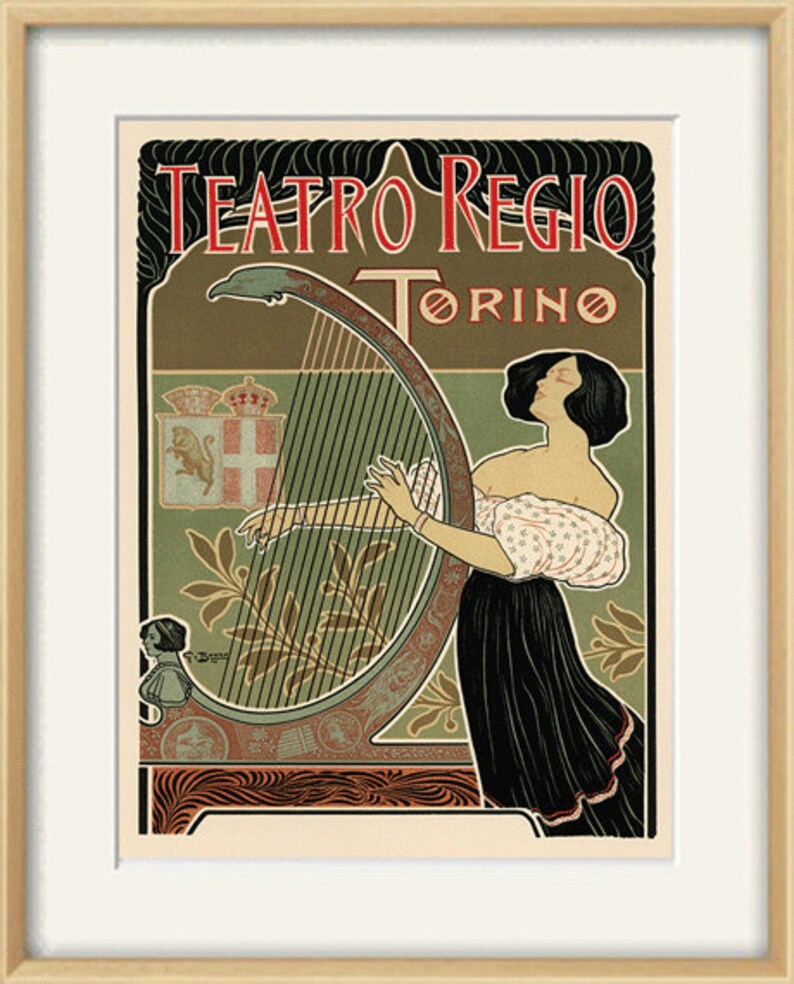 Peut inclure: Une affiche vintage annon&ccedil;ant le Teatro Regio de Turin, en Italie. L'affiche repr&eacute;sente une femme jouant de la harpe sur un fond vert et or. Le texte "Teatro Regio Torino" est en rouge et noir.