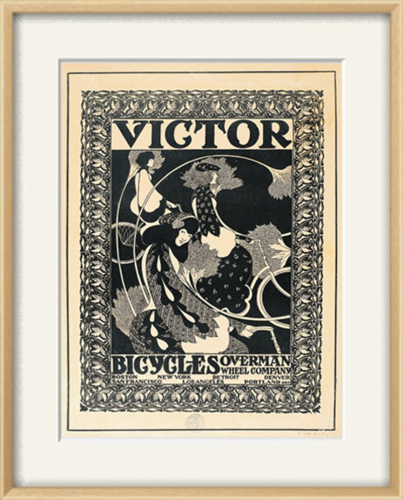 Pu&ograve; includere: Illustrazione in bianco e nero di donne che vanno in bicicletta con il testo "VICTOR BICYCLES OVERMAN WHEEL COMPANY" e le citt&agrave; sottostanti.