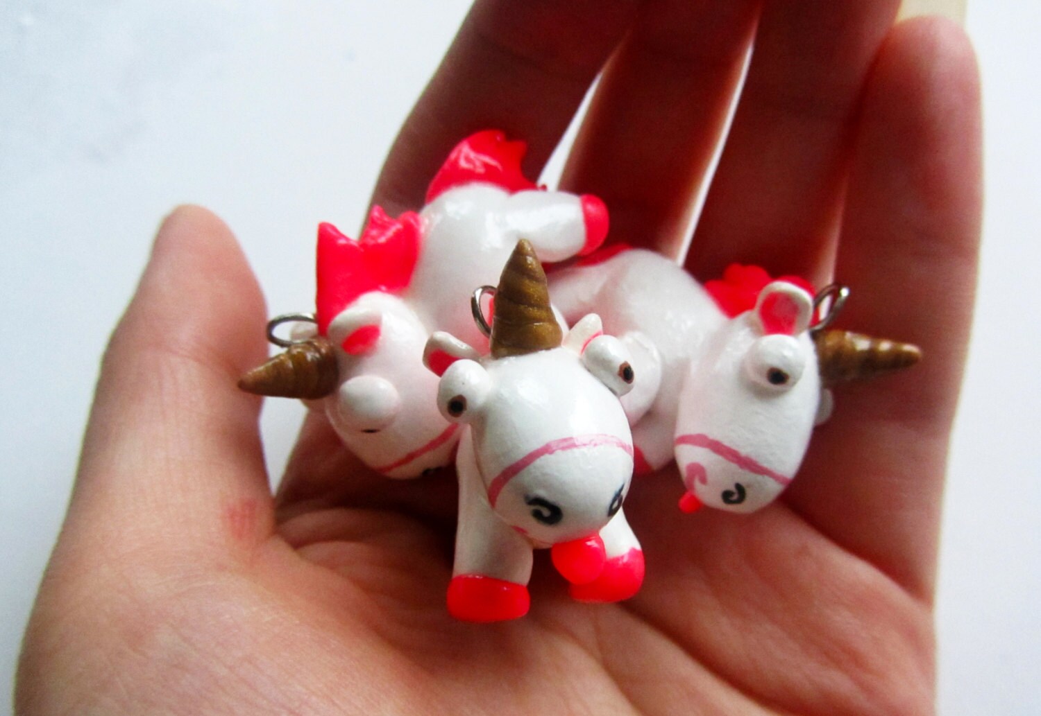 Verachtelijke Ikke Eenhoorn Agnes's Eenhoorn Pluche in klei bedelvorm Het  is zo pluizig dat ik ga sterven Agnes ketting sleutelhanger telefoon charme  - Etsy België, image size:1500x1033