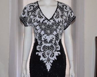 Vintage CARINA Black White Sequin Beaded Evening Cocktail Party Flapper Dress size Small S 100% Silk VTG 1980s Sequined Gown Mini LBD