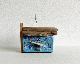 Wooden house house cottage farmhouse made of driftwood old wood wooden picture holder decoration blue 9 cm