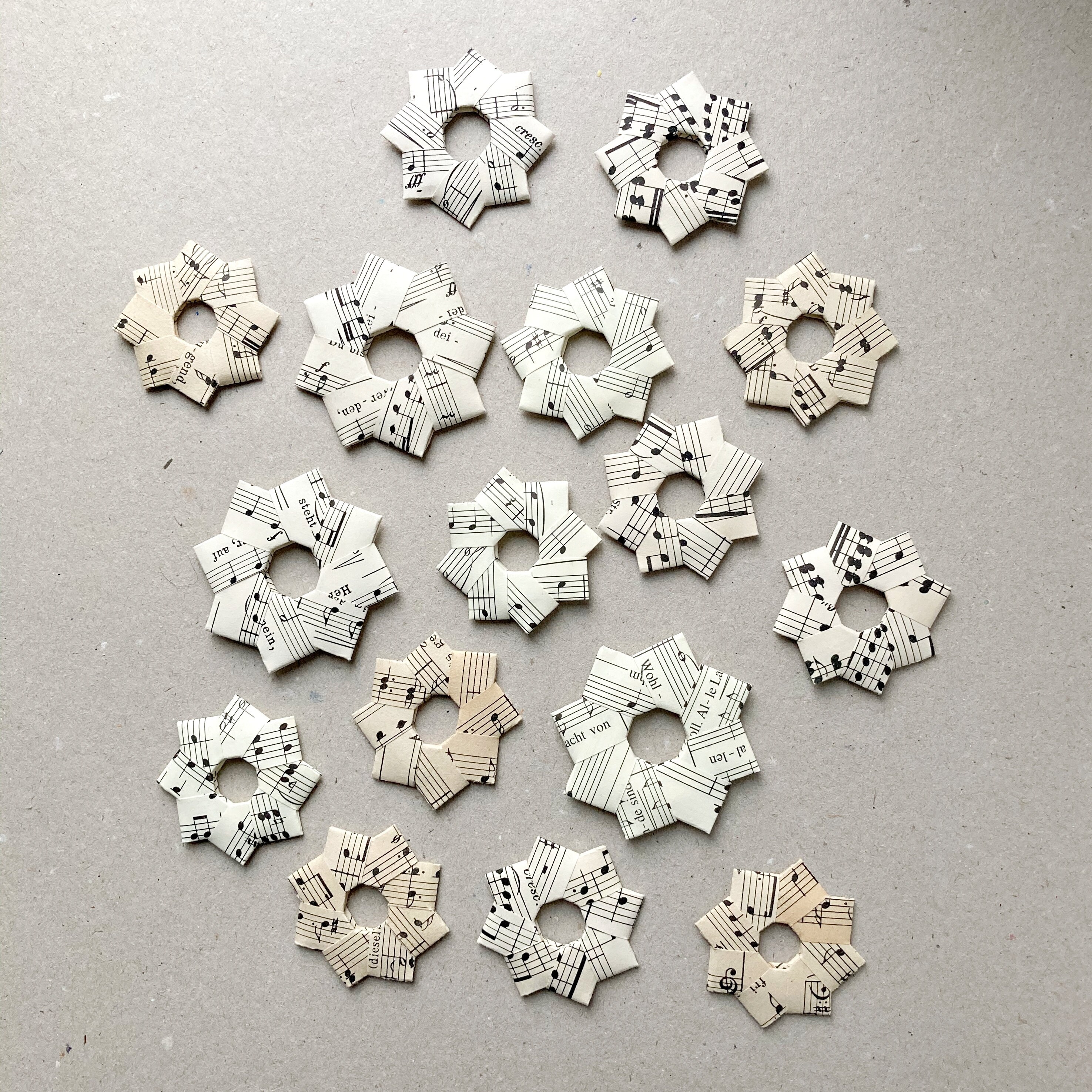 5 Mini Origami Paper Stars | Christmas Ornaments From Sheet Music or ...