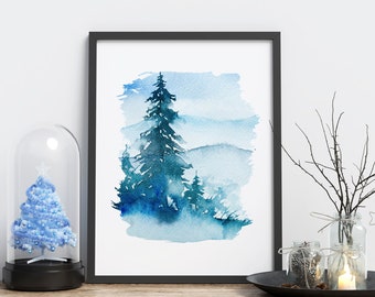 Pode incluir: Uma pintura a aquarela emoldurada de uma cena de floresta com árvores azuis e verdes e um fundo nebuloso. A pintura está em uma moldura preta e está pendurada em uma parede branca.