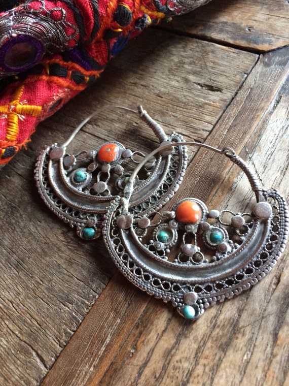 Old Tribal Hoop Earrings - silver coral turquoise 