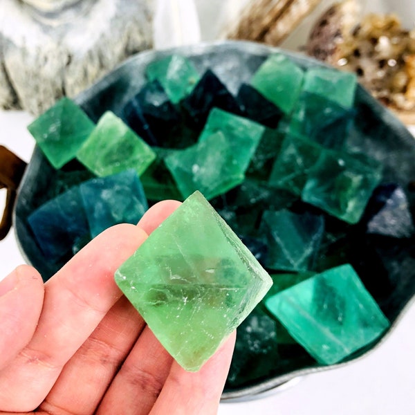 Cristal octaedro de fluorita (por tamaño)