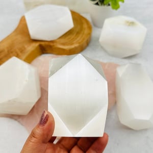 Selenite Crystal Charging