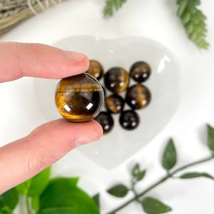 Tigers Eye Crystal Spheres Crystal Ball Gemstones Minerals