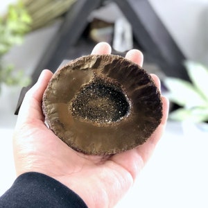 Titanium Agate Druzy Geode (RK200BOX43-4)