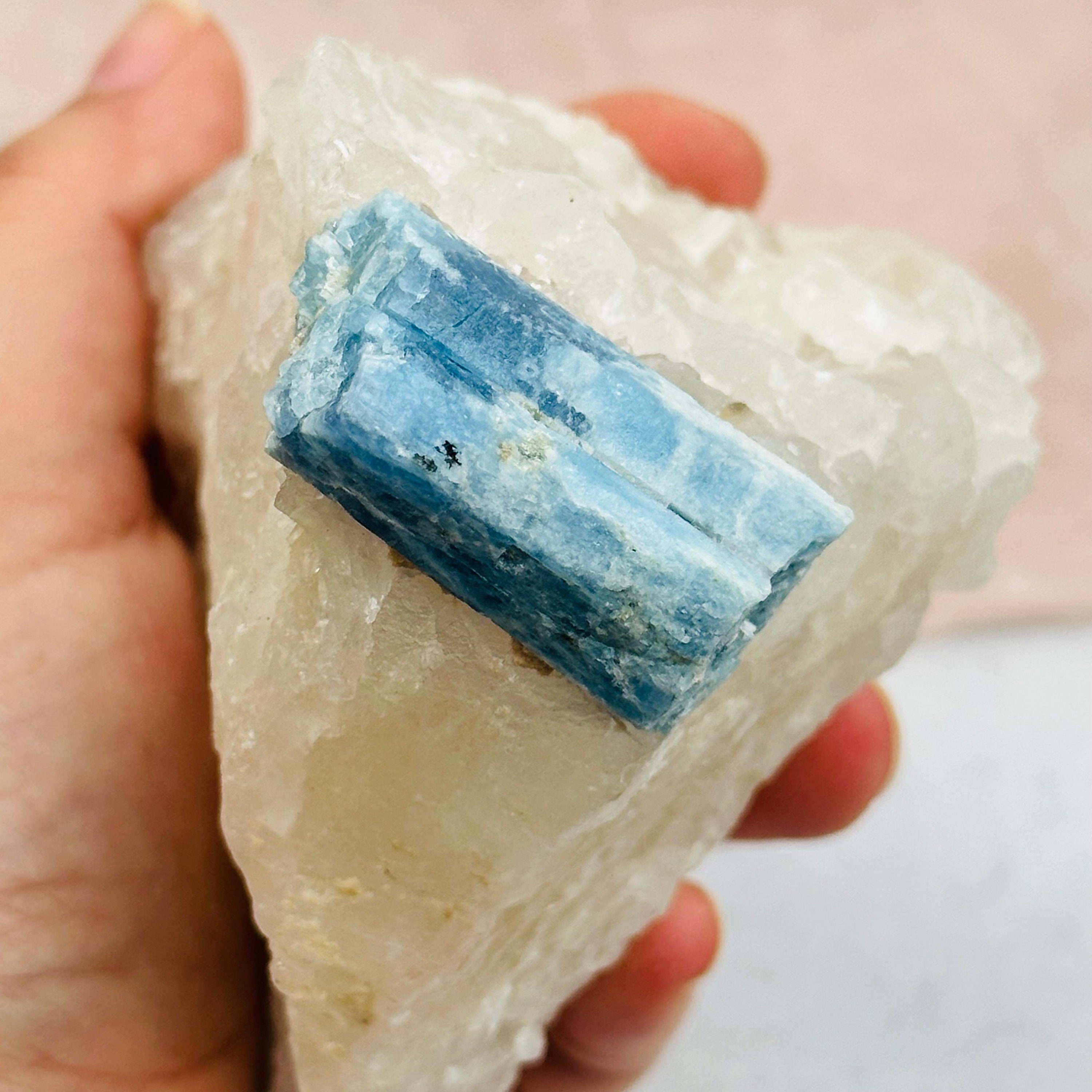 マトリックス上のアクアマリン原石 - 重量順 - 結晶 宝石 鉱物 - Etsy 日本